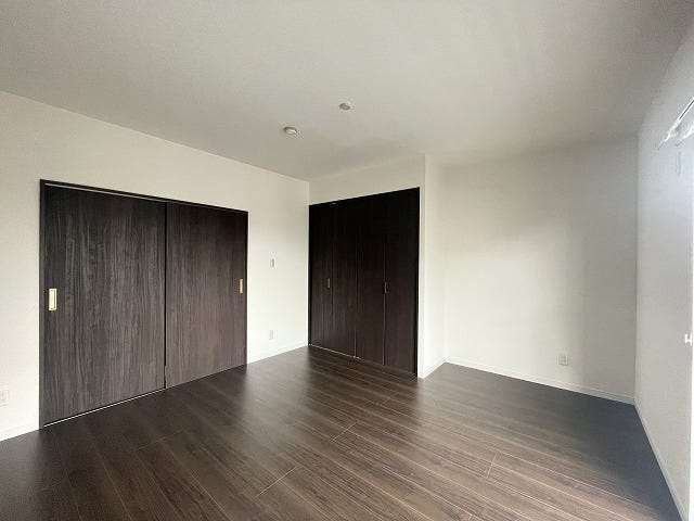 【private room】
南東側のお部屋。南窓から暖かな陽の光が差し込みます!