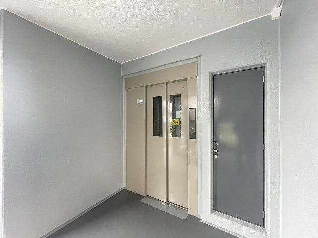 【Elevator】
エレベーターが付いているため、重い荷物を持っていても、ゆったり昇降が可能です!