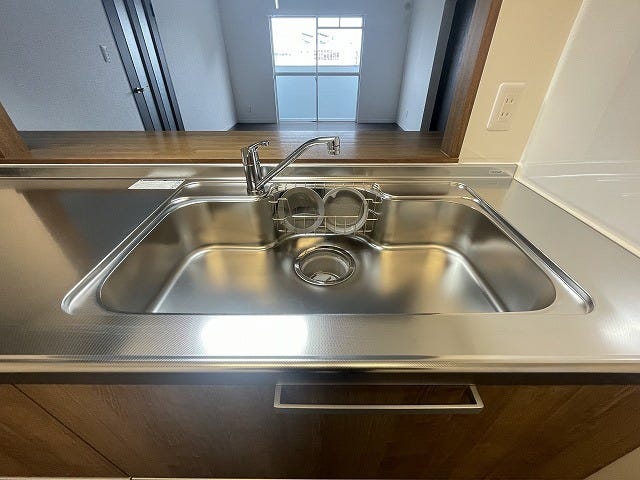 【sink】
キッチン交換で水回り新品で嬉しいですね♪汚れの目立たないステンレスのシンクです!