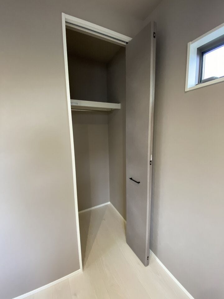 かさばる衣類もしっかりと収納できすっきりしたお部屋作りの手助けを!!