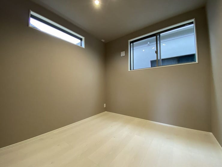 家族一人ひとりの大切なプライベート空間。趣味・感性で個性的に飾って頂けるようシンプルに仕上げてあります。収納をしっかり確保しているので、空間にさらなるゆとりが生まれます♪