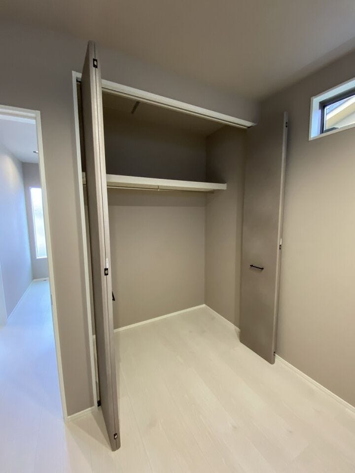 工夫一つで無限に広がるクローゼットの可能性。あなたの理想の部屋への手助けをしてくれます♪