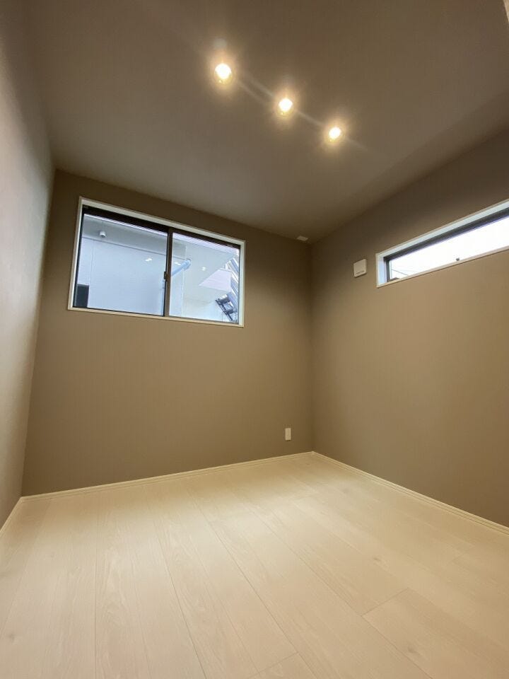 家族一人ひとりの大切なプライベート空間。趣味・感性で個性的に飾って頂けるようシンプルに仕上げてあります。収納をしっかり確保しているので、空間にさらなるゆとりが生まれます♪