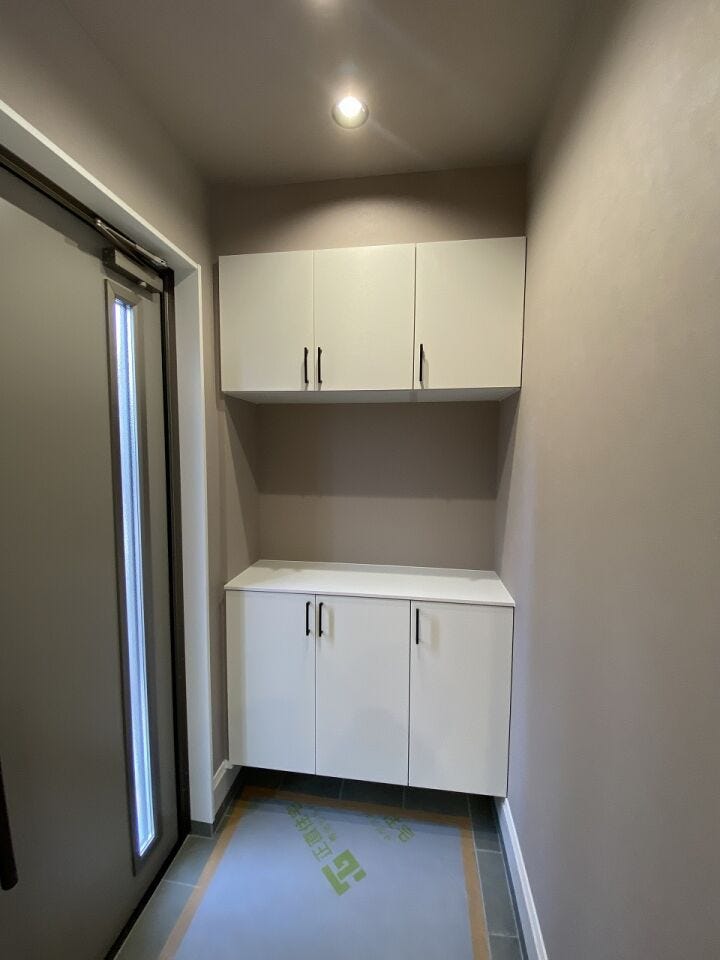 「ただいま。」と早く帰りたい。「おかえり。」と出迎えたい。家族の笑顔、我が家の入り口です♪