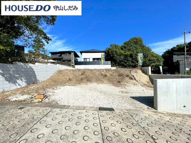 【外観】
【現地写真】広がる可能性を持つこの土地で、あなたの理想の住まいを実現。自由な設計が可能で、家族のライフスタイルにぴったりな空間を作り上げることができます。夢を叶える第一歩を踏み出しませんか?