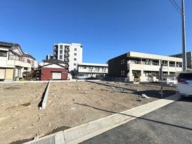 草加市氷川町