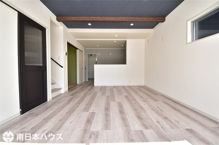 【リビング】17帖のリビングです!和室もあります♪リビング階段で家族の集まる間取りです♪