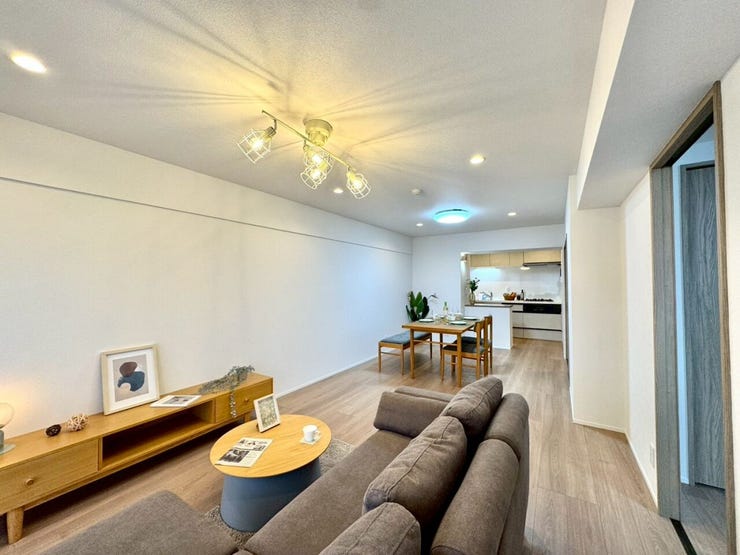 【Living】広さと明るさにこだわったリビング。家族とのコミュニケーションが弾む空間です。