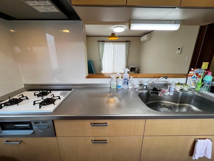 室内(2026年2月)撮影
◎本日案内可能◎
リビングにいるご家族を見守りながら家事ができる対面式システムキッチンです♪