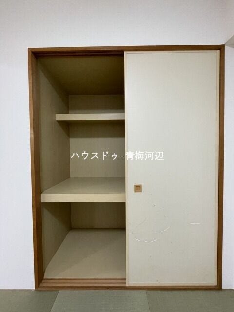 5.5帖和室収納:和室の収納は奥行きがありますので収納BOXなどを使うことでより空間を有効に活用できそうです!