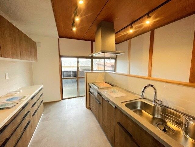 ご家族でお料理を楽しめるアイランドキッチン。
開放感あふれる空間。