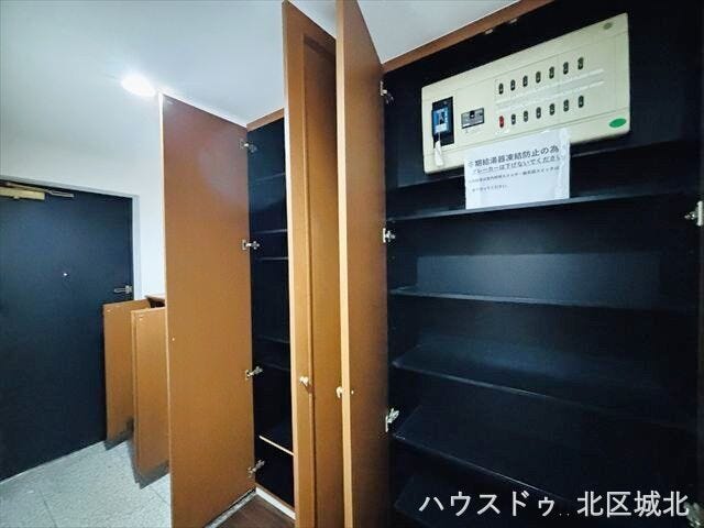 玄関収納:高さもあるので多くの靴を収納することができます。