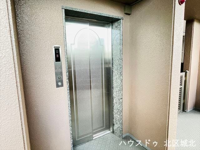 エレベーターが設置されていますので荷物が多くても安心です。