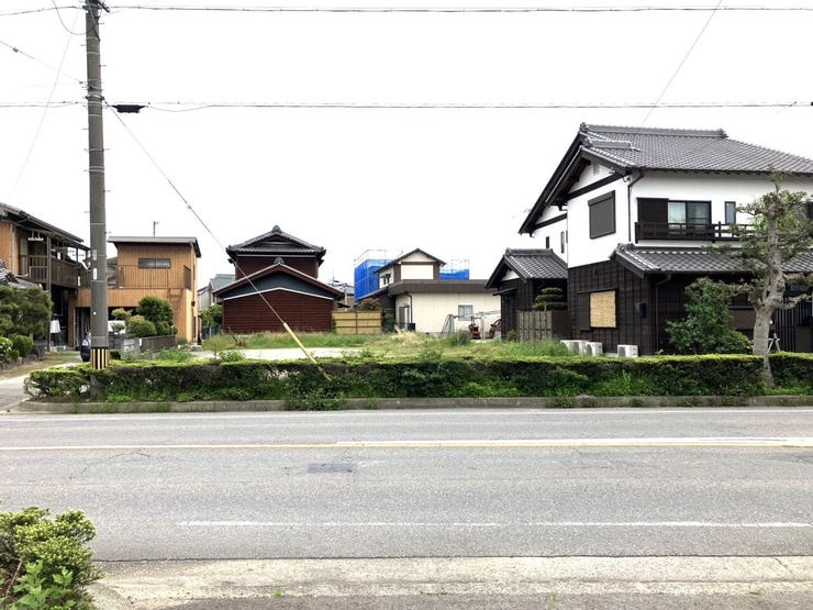 ◇前面道路◇
前面道路は約20mです。圧迫感がなく街並みが開放的ですね。