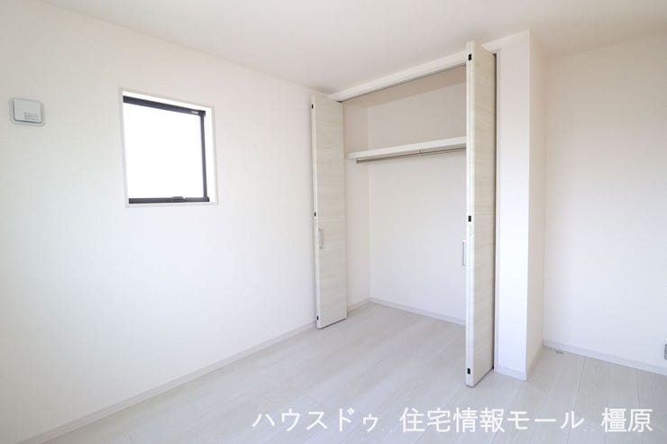 フローリング貼でお掃除楽々!いつも清潔に保てます。