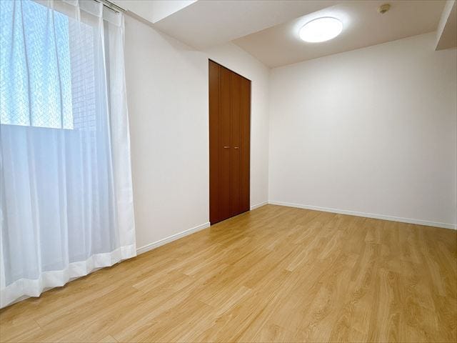 6.4帖の洋室は、お子様のお部屋や主寝室、来客時の宿泊室、趣味のお部屋としてもご利用いただけます♪