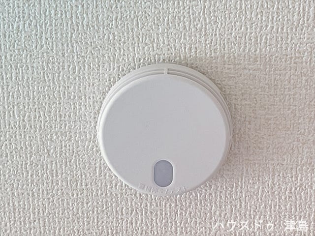 火災報知器は火災による煙や熱を感知して、警報音やブザー等で火災の発生を知らせてくれる頼もしい味方です。