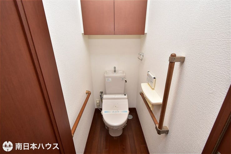 西田３丁目 Ｄ’クラディア西田 【トイレ】温水洗浄便座機能付き！上部に収納棚付きです♪