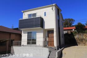 【建築プラン例…みなみの家　施工例】
標準仕様で建つモダンな外観一例。お好みに合わせて外壁やドアの色をセレクト可能です！
令和7年1月撮影