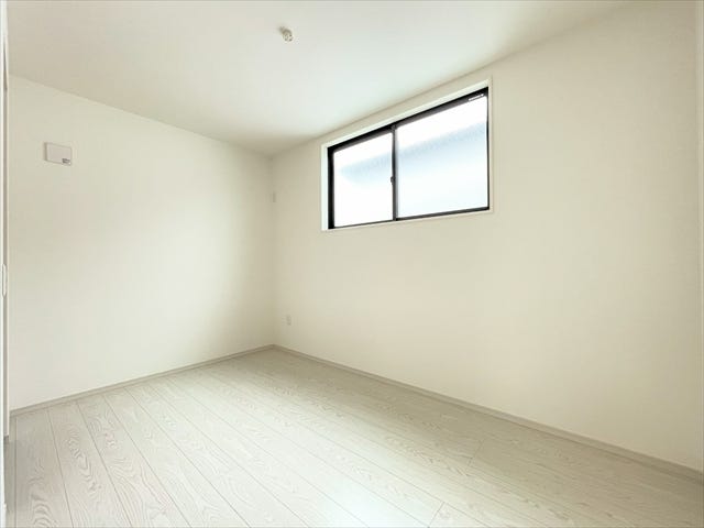 リメイクシートやウォールステッカーを貼るだけで
お部屋の雰囲気はガラッと変わって気分転換になります。