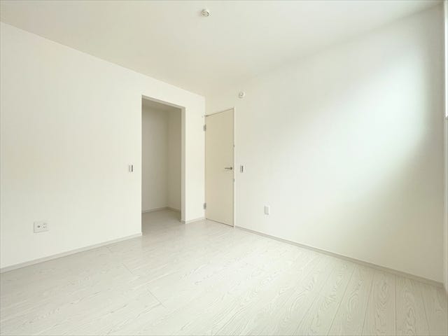 どこに何があるのかが把握できるように
ラックや棚などを設置しておくのもいいですね。