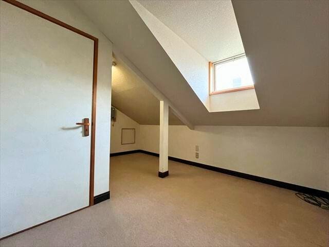 屋根裏東側洋室:屋根裏へ上がると洋室が2部屋あります。子供部屋や趣味の部屋にいかがですか
(2026年1月16日 撮影)