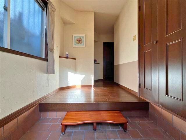 玄関右側には玄関収納があり玄関がすっきり片付きそうですね
(2026年1月16日 撮影)