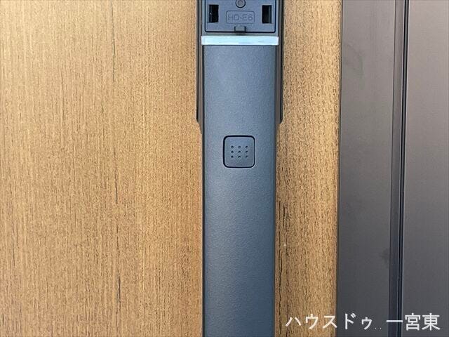 【スマートキー】
スマートキーを採用しており、鍵の操作が簡単でスムーズ。セキュリティ面も安心の設計です。