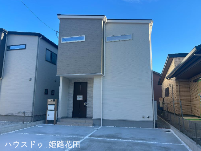 【外観】
1号棟完成!
ご内覧予約受付中!!