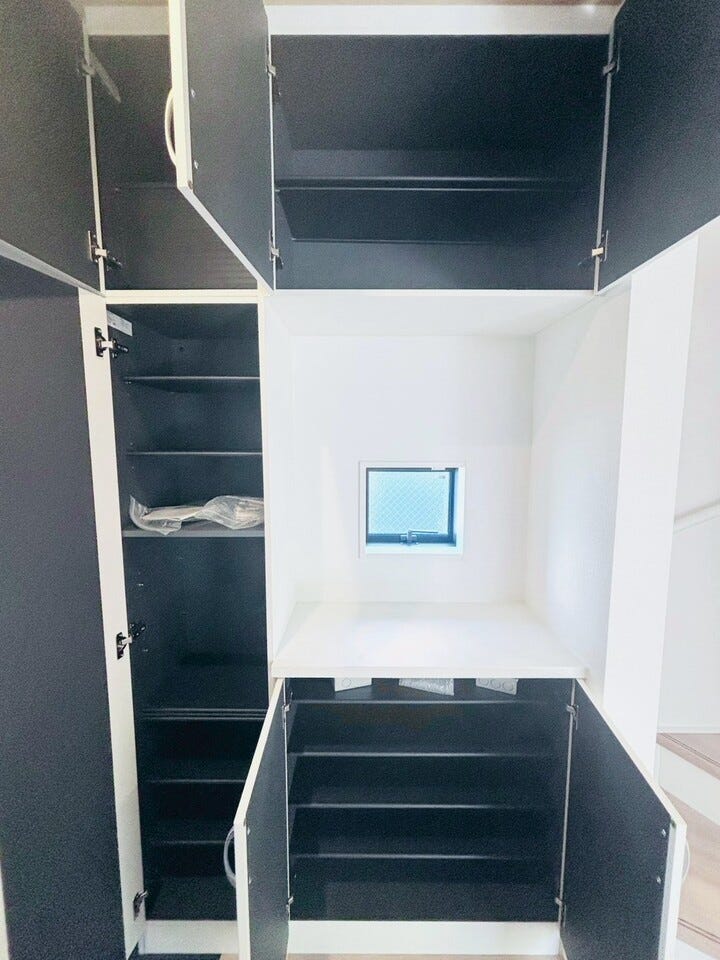 大容量のシューズボックスは家族全員分の靴自分のスタイルに合わせてを楽々収納できます♪