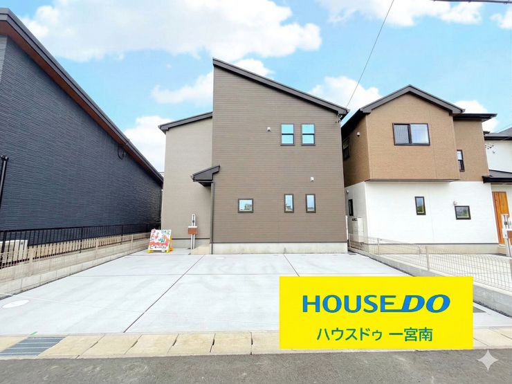 【外観】
グレーは黒と白の中間色で、派手すぎず控えめすぎない絶妙なバランスを持っています。そのため、洗練された落ち着いた印象を与えることができます。