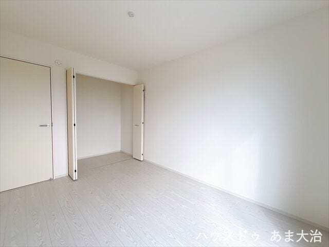 両開き収納なので物の出し入れもしやすそう◎