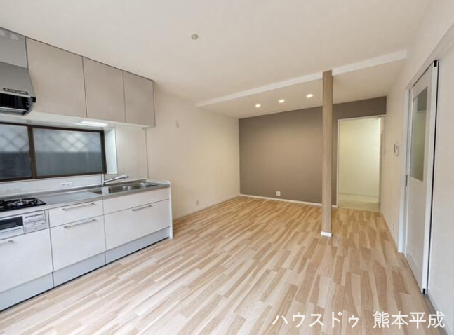 12帖のリビングです。
家族との会話を楽しみながら料理ができるのが魅力的です。