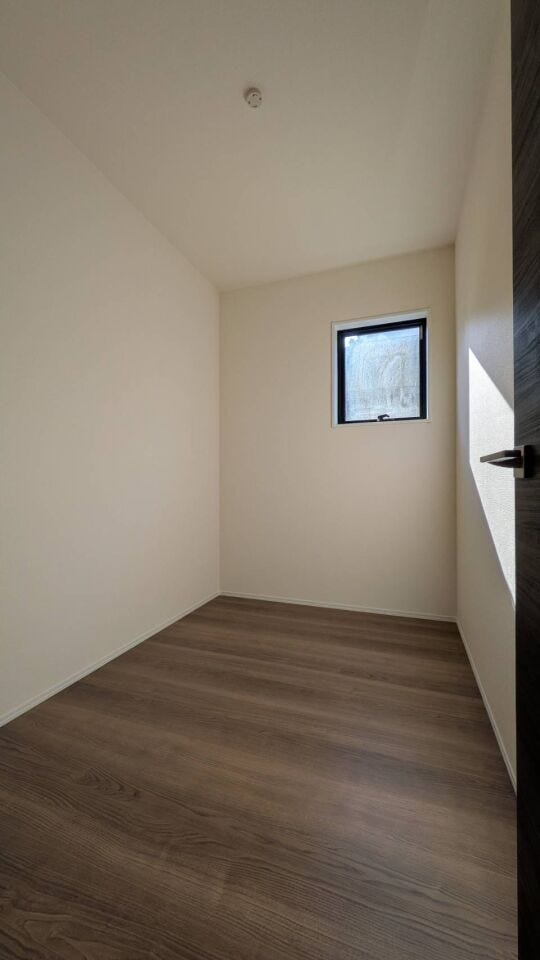 ◇キッチン横の大容量ストレージルーム