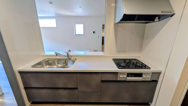 ◇リビングを見守りながらのキッチンワークが可能です