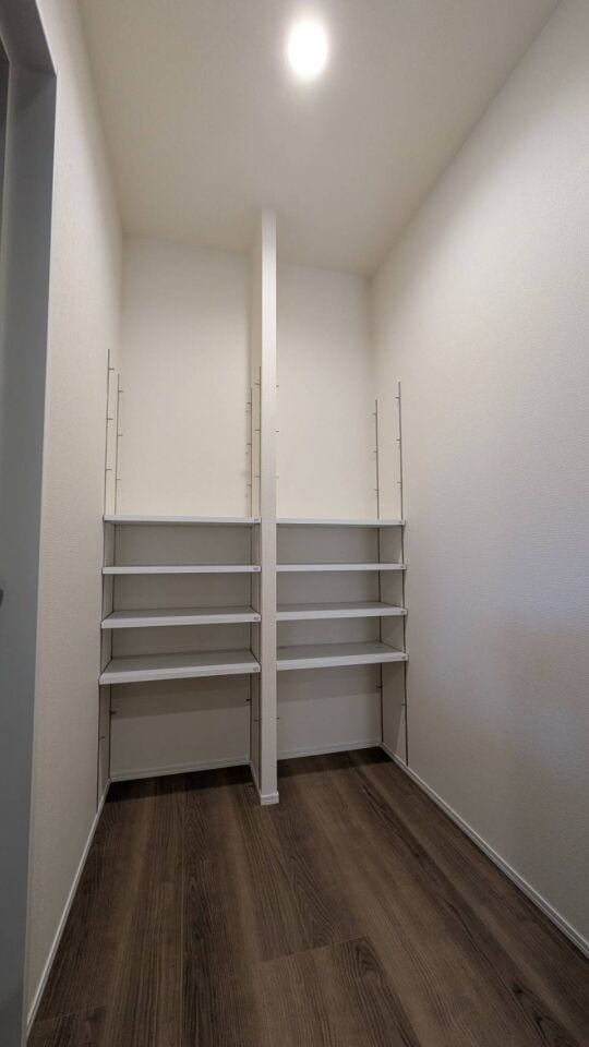 ◇キッチン横のパントリー