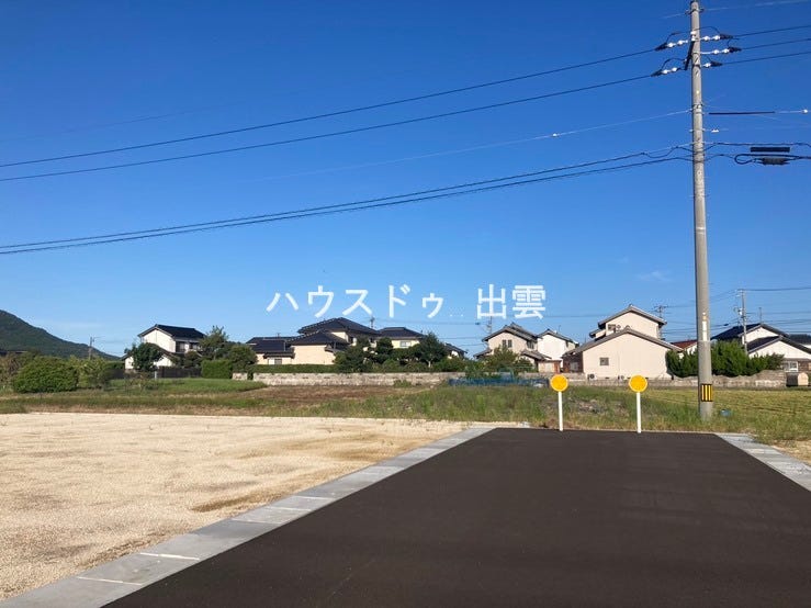 全面道路から奥側に撮った写真です。