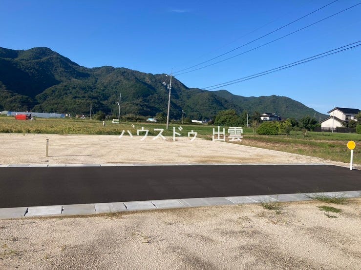 奥側が当物件地です。