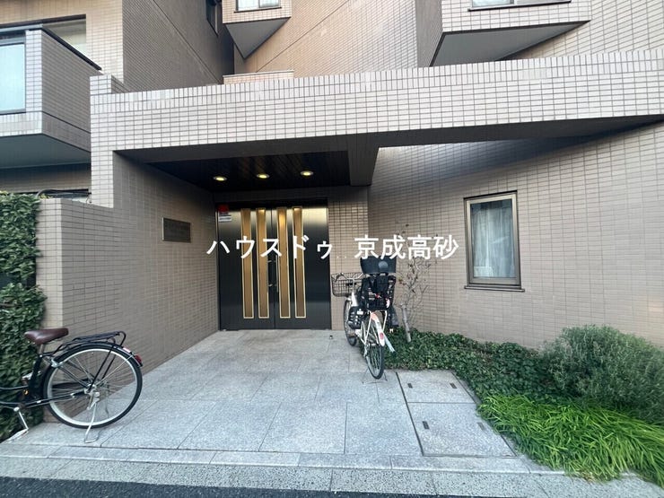 エントランスへのアプローチ