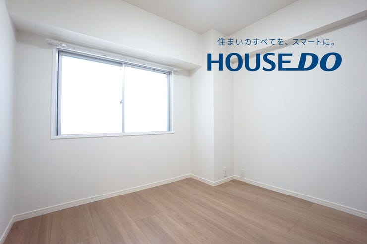 約4.5帖の洋室♪住まう方自身でカスタマイズして頂ける「シンプル」にデザインされた室内。どんなレイアウトにしようか是非想像しながらご見学ください♪