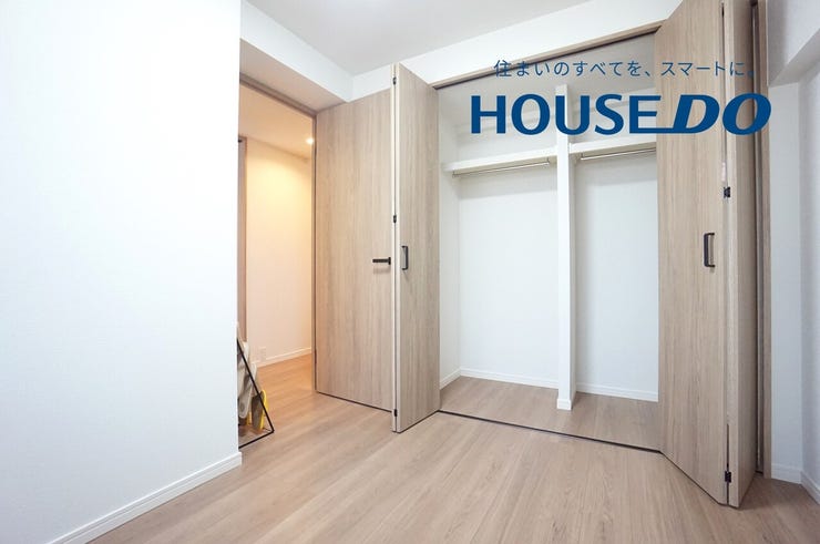 約4.5帖の洋室♪クローゼットのある住まいで収納上手な生活を実現!居室空間をより広々とお使いいただけます♪