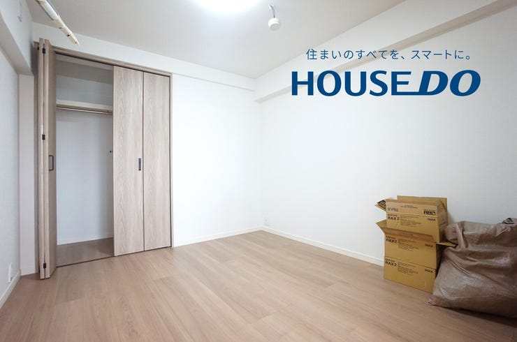 リビング横にございます約4.8帖の洋室♪