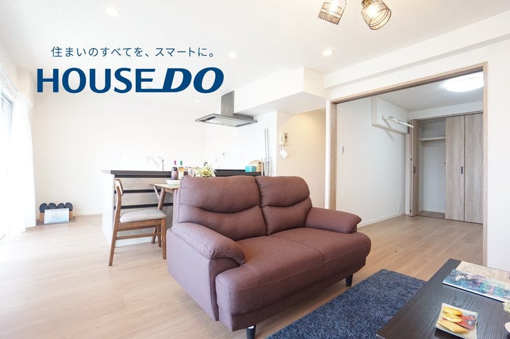 一日を通して暖かい陽の光が差し込むリビングは笑顔の絶えない大切な家族団らんのひと時をお過ごしいただけます。