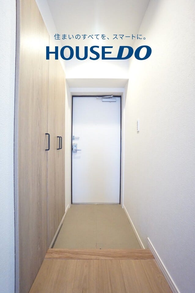 落ち着いた雰囲気の玄関は大切なお客様を迎えるのに最適です。毎日の外出や帰宅の際にも気持ちを落ち着かせてくれる環境です。