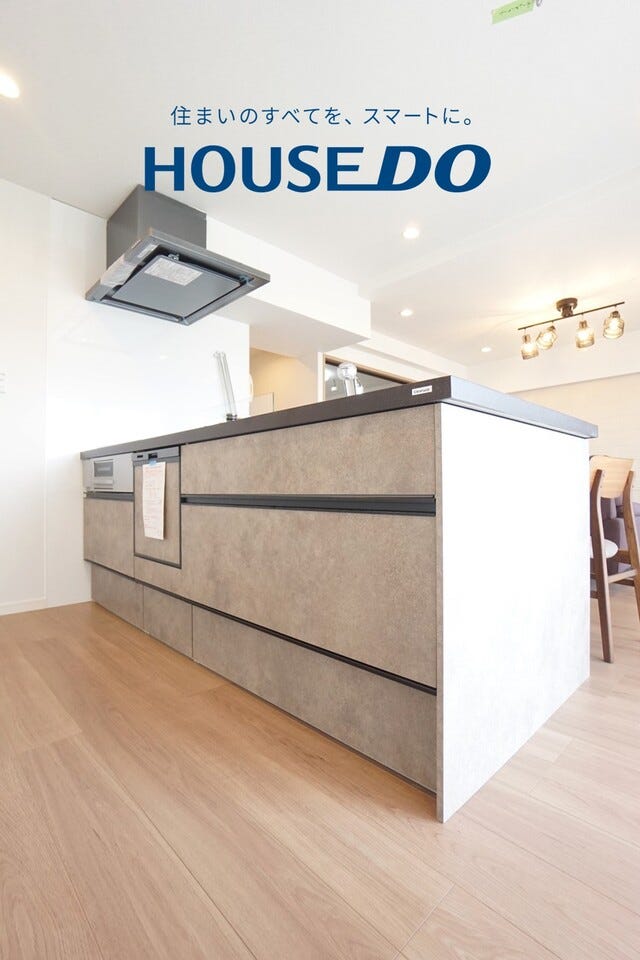 リビングで遊ぶお子様を見守りながらお料理が出来る対面式カウンターキッチンは、料理をしながらでもご家族との会話を楽しめます♪