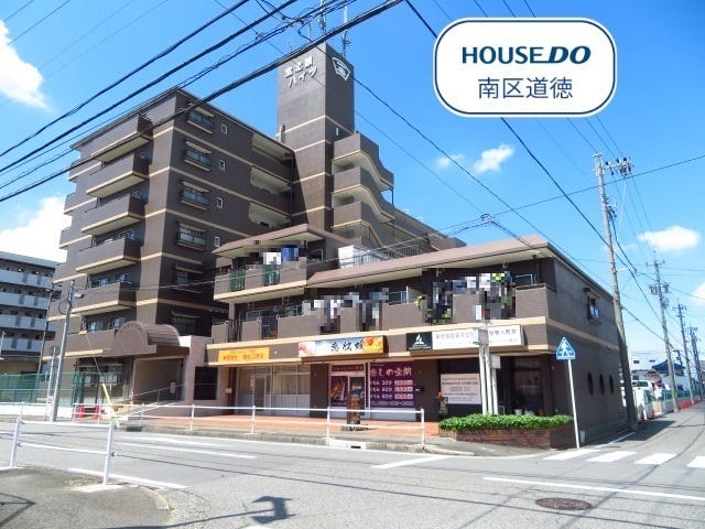 小学校まで徒歩約5分、中学校まで徒歩約13分とお子様の通学にも安心な距離に立地です。