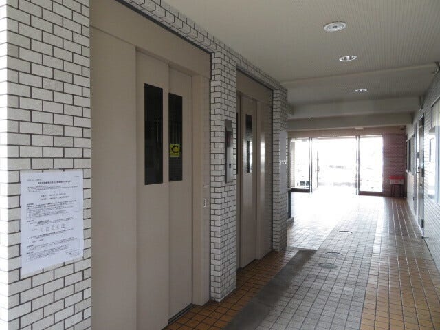エレベーターは2基 設置されています。