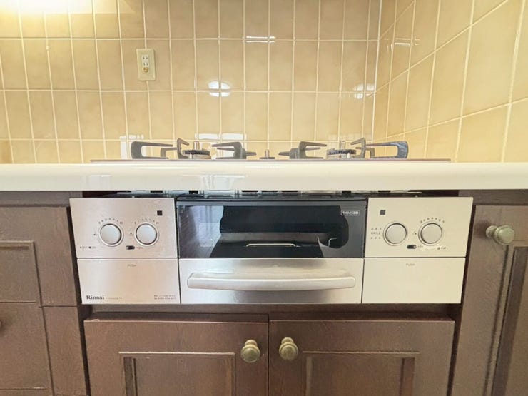 システムキッチンはグリルも完備!
朝ごはんのトーストや焼き魚などのお料理にも♪