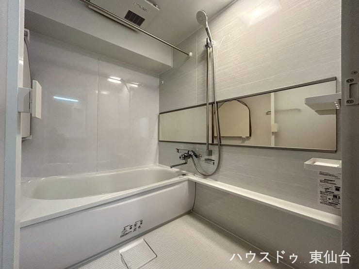 入浴以外はお洗濯物も乾かしてくれる働きもののお風呂です♪