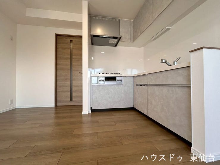 まっすぐに直せば戸建並みのキッチンの大きさです♪